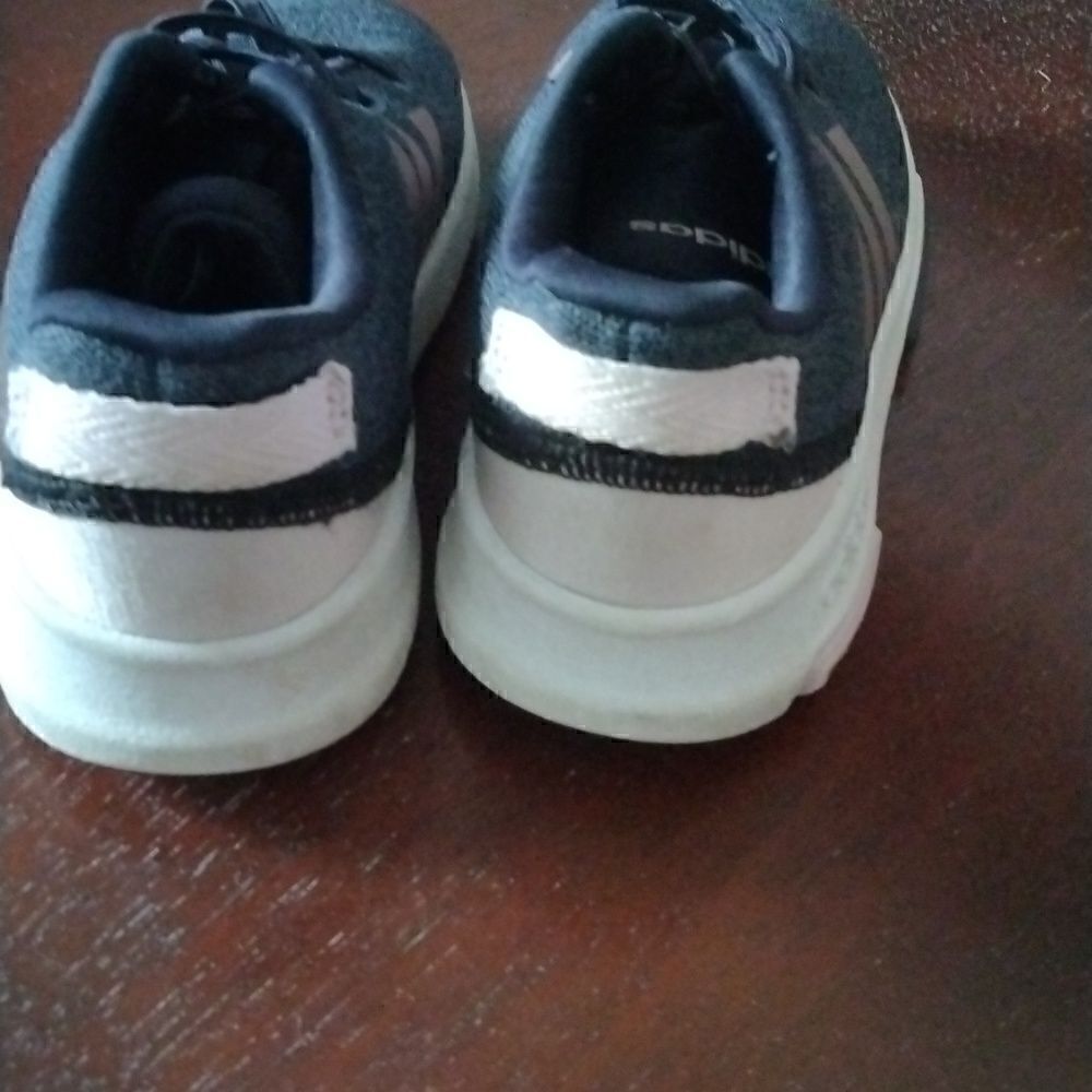 Adidas - Picture 4 of 4